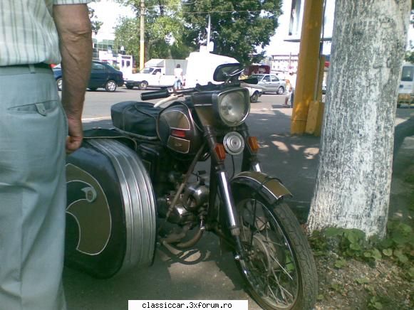 motoreta mobra super care  sa  o  puna  la  in  lui  nea 