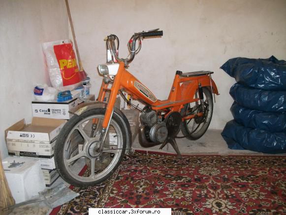 lichidare garaj motobecane 1974 200 lei (predare jud bc)