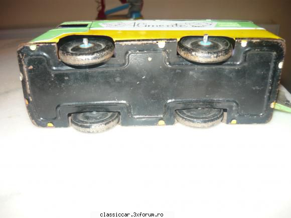 jucarii vechi din tabla romanesti poza