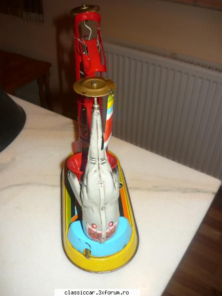 jucarii vechi din tabla romanesti poza