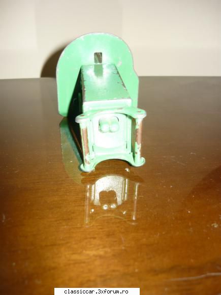 jucarii vechi din tabla romanesti poza