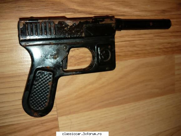jucarii vechi din tabla romanesti pistol vechi rusesc din tabla -50 lei