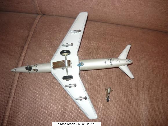 jucarii vechi din tabla romanesti poza2