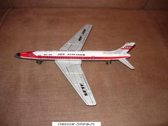 jucarii vechi din tabla romanesti poza3