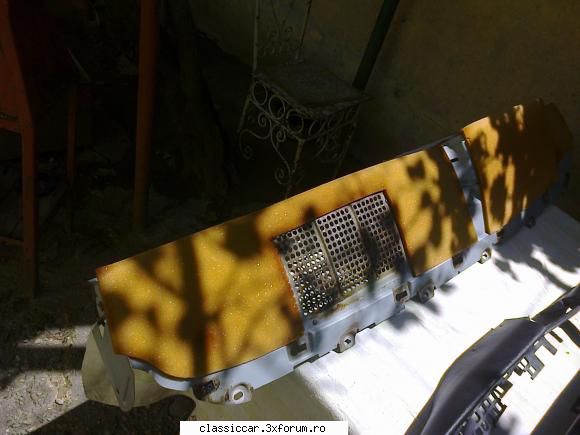 dacia 1310- 1981 demontat bord r12(phase pentru a-l curata romanesti sunt din spuma turnata sub