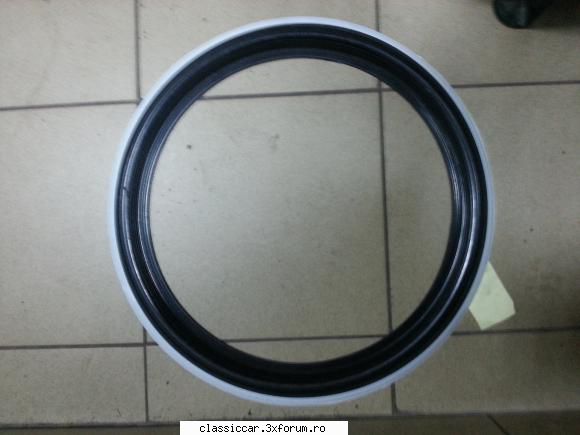 vand ornamente cauciuc/ whitewalls alb+negru cele scrie nimic