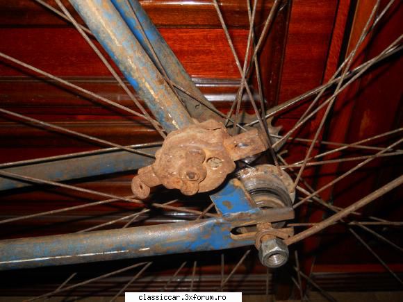 carpati 1963 stie cineva daca chestia asta romaneasca ?am gasit-o bicicleta pare destul veche.