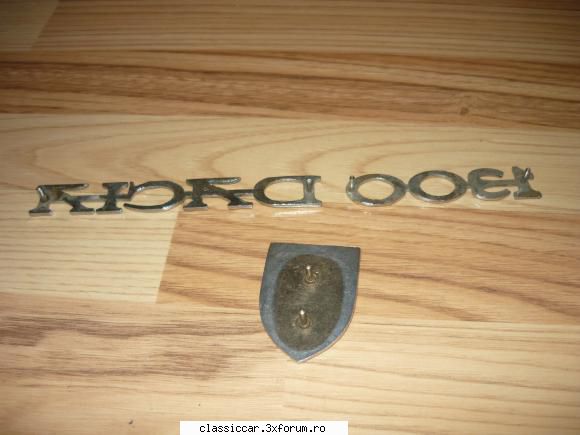 emblema dacia 1300 scris dacia 1300 -nos poza2 spatele