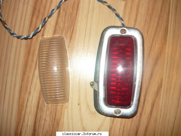 piese auto diverse lampa auto pret lei lentila din stila rosiecea este alba
