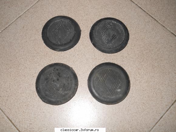 vand diverse pt. auto misu cluj scris:3 capacele cauciuc renault pt. roti.sunt stare buna, dar fost