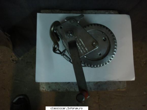 poza nr. 2 troliu cu actionare mecanica