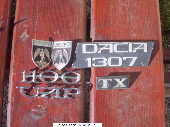 vand embleme vanzare steme uap 1307 leiscris leiscris uap leiscris 1100 lei Reporter de teren