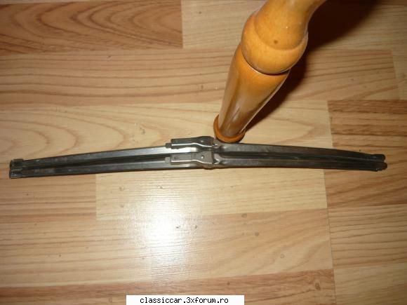 inox marca trico 
arata foarte bine inclusiv lamela cauciuc care are o serie 
sunt aproape noi
pret