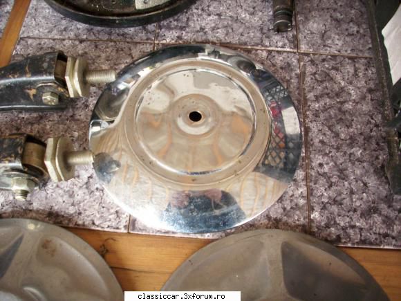 vand niste vechituri adaug :capac r4- lei