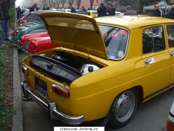 prin italia mai sint ... fapt ecusonul federatia masini istorice era scris renault