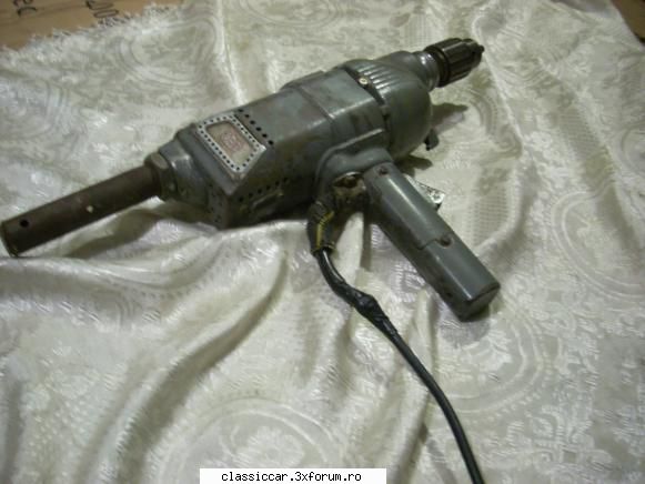 este ca un integral de solid foarte mic de curent , perfecta, cuplu si de rar asa ceva la vanzare,