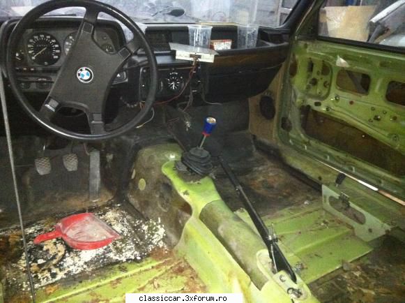 mercedes w114 250, bmw 525 e12 altele prin interior