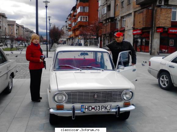 lada 1200 a.f 1980 da,si vazut-o live parada sambata. intradevar masina este intr-o stare invidiat