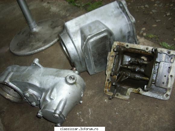 cutia de transfer si capacul cutiei cu furcile. cutia de transfer si piese din cutia de viteze aro