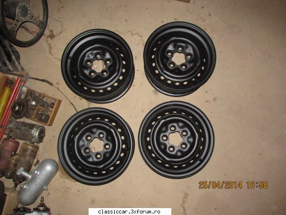 set 4 bucati genti sablate si vopsite negru mat, pentru vw bus t2,3,4 si mercedes fix =250 lei
tel