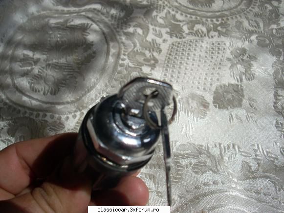 nou-nout nevolosit, 35 lei , transport gratis ;) 

      contact cu cheie nou