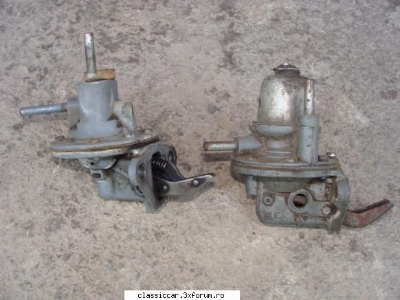 vand piese pentru renault 10/dacia 1100 -pompa benzina pret:30