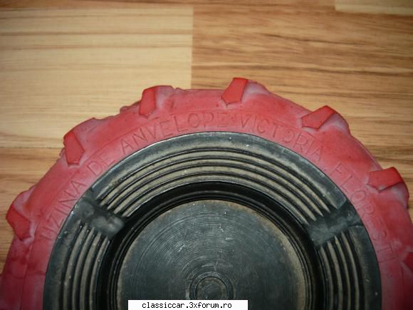 scrumiere cauciuc vctoria floresti poza