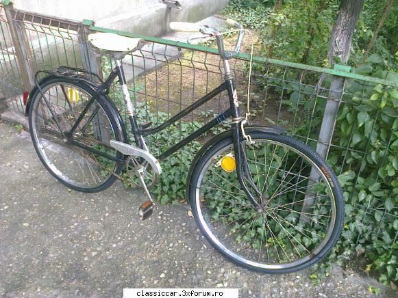 este din 1978,are vopsea si cauciucuri noi,merge si arata bine.
este din anul 1978,pret 330 lei,cu