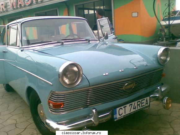 opel rekord 1968 bleu  gata  de  de  la  tinichigiu