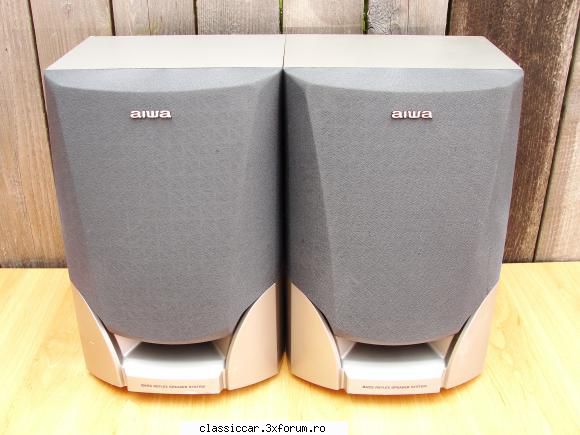 boxe vand pereche boxe aiwa japan.au fost combina .sunt aspect bun exceptia unei panze boxa care are