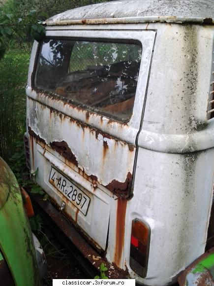 piesele provin din a doua busuri. 

sunt piese de motor de 2 litri, piese de caroserie, punti. 

nu