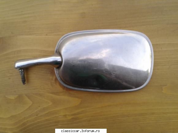 stare ok,este lovita putin in partea vede in poza.
pret 25 inclus cu plata pe card. oglinda vw typ3