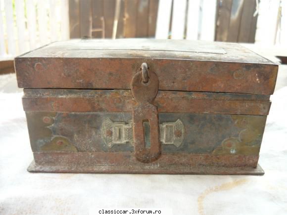 ladita tip cufar din metal alama este ladita veche cca lungime anii 1900este lucrata nituripret 100