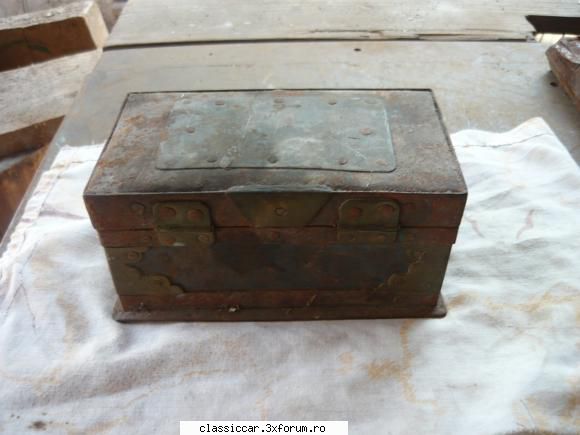 ladita tip cufar din metal alama poza