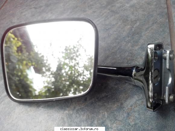 vand oglinda cu prindere pe rama

si vand oglinda cu prindere pe rama