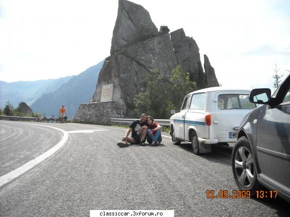 trabant combi 600 63' temerarii asfalt.,o vreme incredibil frumoasa tragea doua treia sus numa! Corespondent 