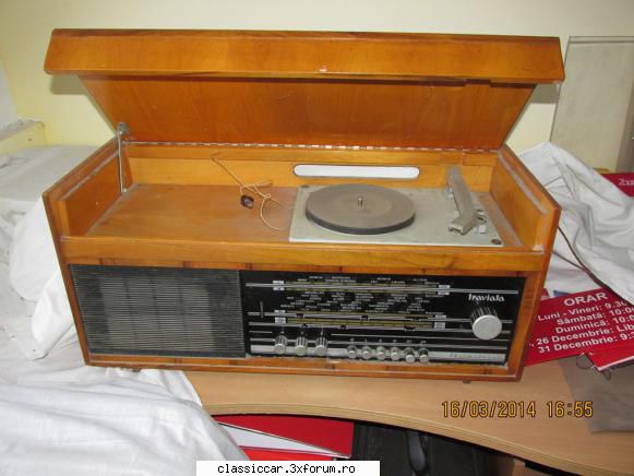 le vand ca dar sunt complete, pe lampi si in jur de 80 lei.-100 lei radiouri vechi, stern si cosmos