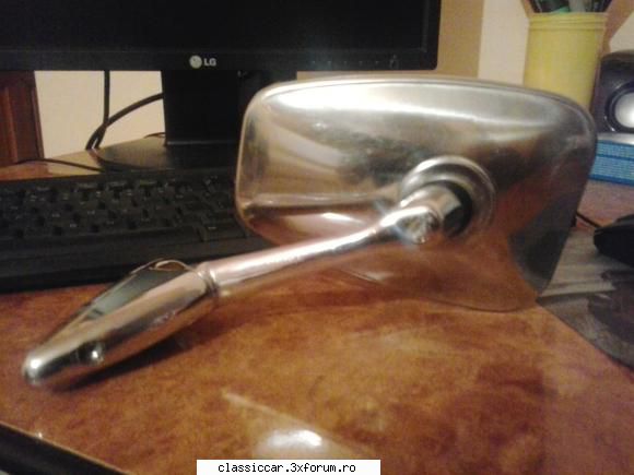 vand oglinda dacia 1300 noua, nichelul stare perfecta ,pret lei plus posta