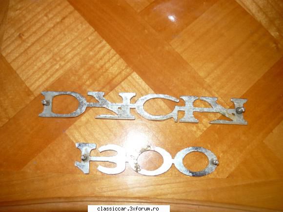 scris dacia 1300 sigla poza