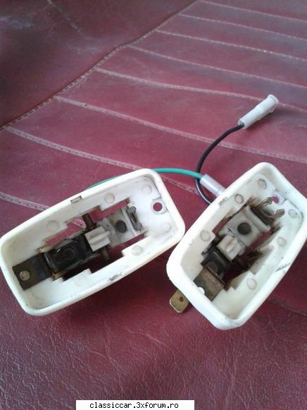 vand piese dacia pretul scade lei din cauza unui element lipsa pot oferi becuri cadou..