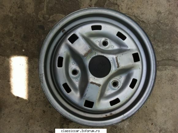 vand janta dacia model canada noua 4.5 bx13 janta este noua vopseaua sunt 4.5 bx13 fabricate