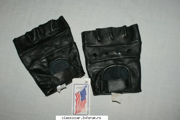 manusi condus cel negru fostex este din piele-50 lei cel maro este imitatie piele-40 lei