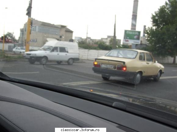 mai sunt citeva masini vechi constanta care merita salvate! o  sportiva in  trafic