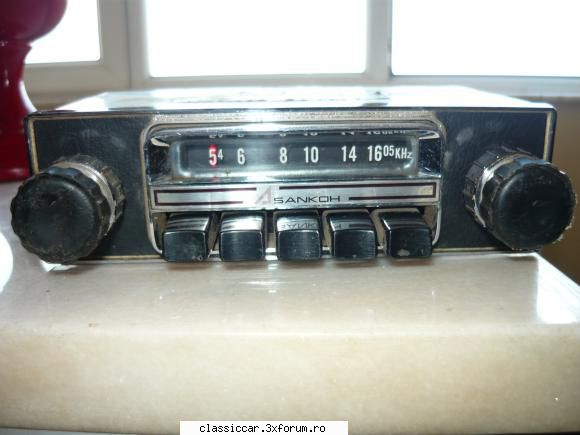 lichidare colectie radiouri auto vechi anii numai radio japonez-70 lei