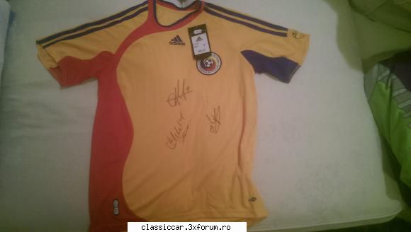 tricou semnat vand tricou adidas nou echipei este semnat mutu, marica s.pret tricou fara semnaturi