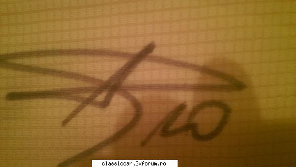 tricou semnat detaliu semnatura mutu.