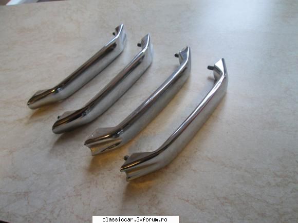 diverse piese dacia numai... set manere noi dar zgarieturi fine datorate pret lei