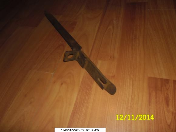 baioneta veche vede clar are gaura lamela metalica cupla ghidaj arma