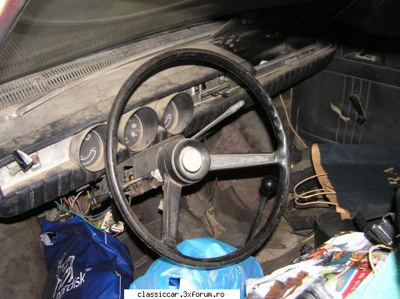 bord cu complet cu ceasuri jaeger si claxon alte piese noi (brate, stopuri, faruri, etc)

poza