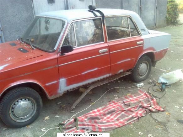 lada 1500 vaz 2103) poza timpul lucrarilor (care inca continua, acum tai jos pragul partea cealalta)